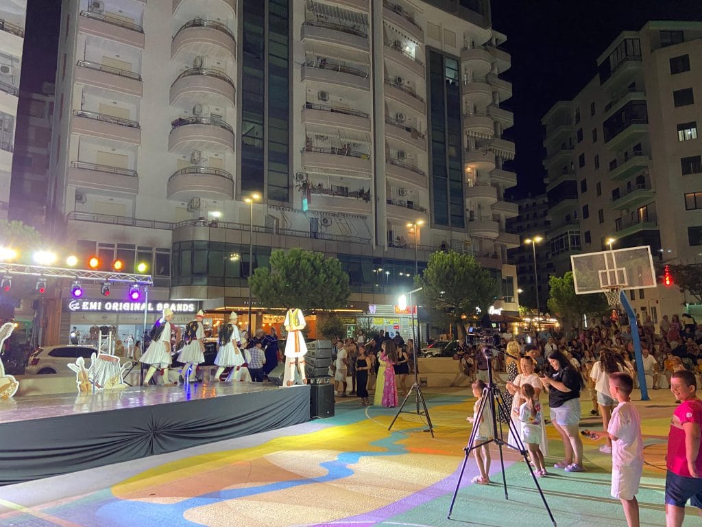 4a0137f8-5ab1-486b-8c10-befaaf343c74